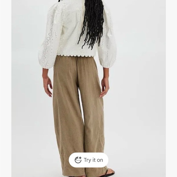 Free People Linen Pull on in Caiman in the original package from Bloomingdale’s - Picture 2 of 6